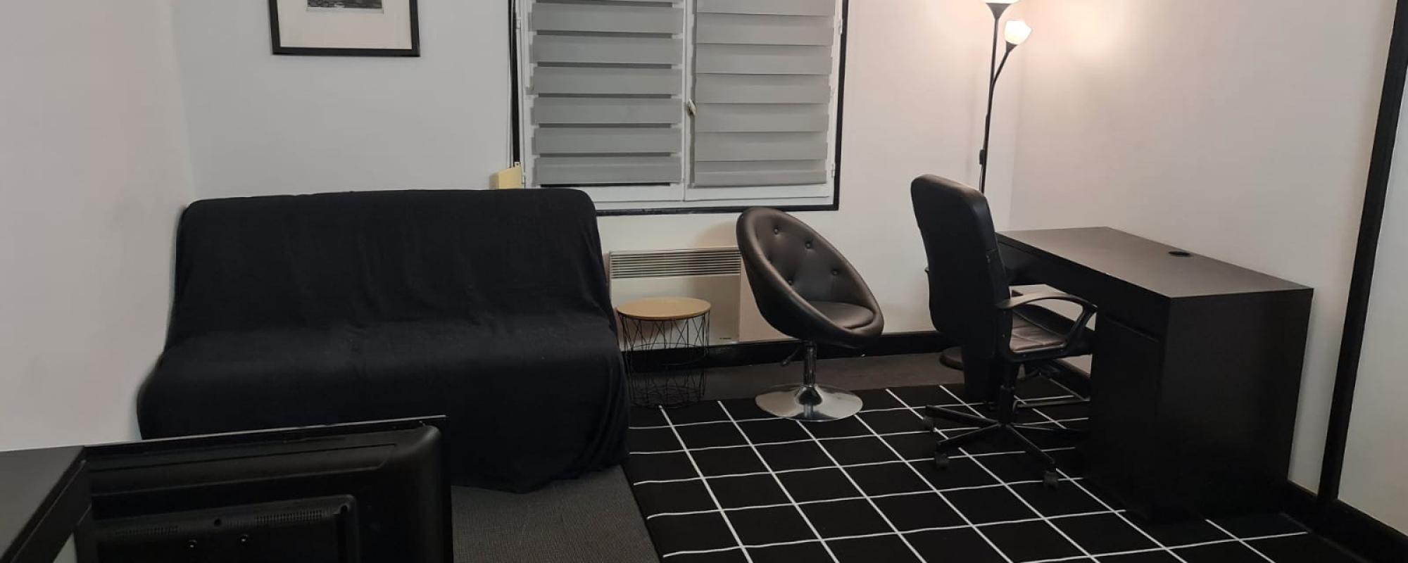 City-center modern studio